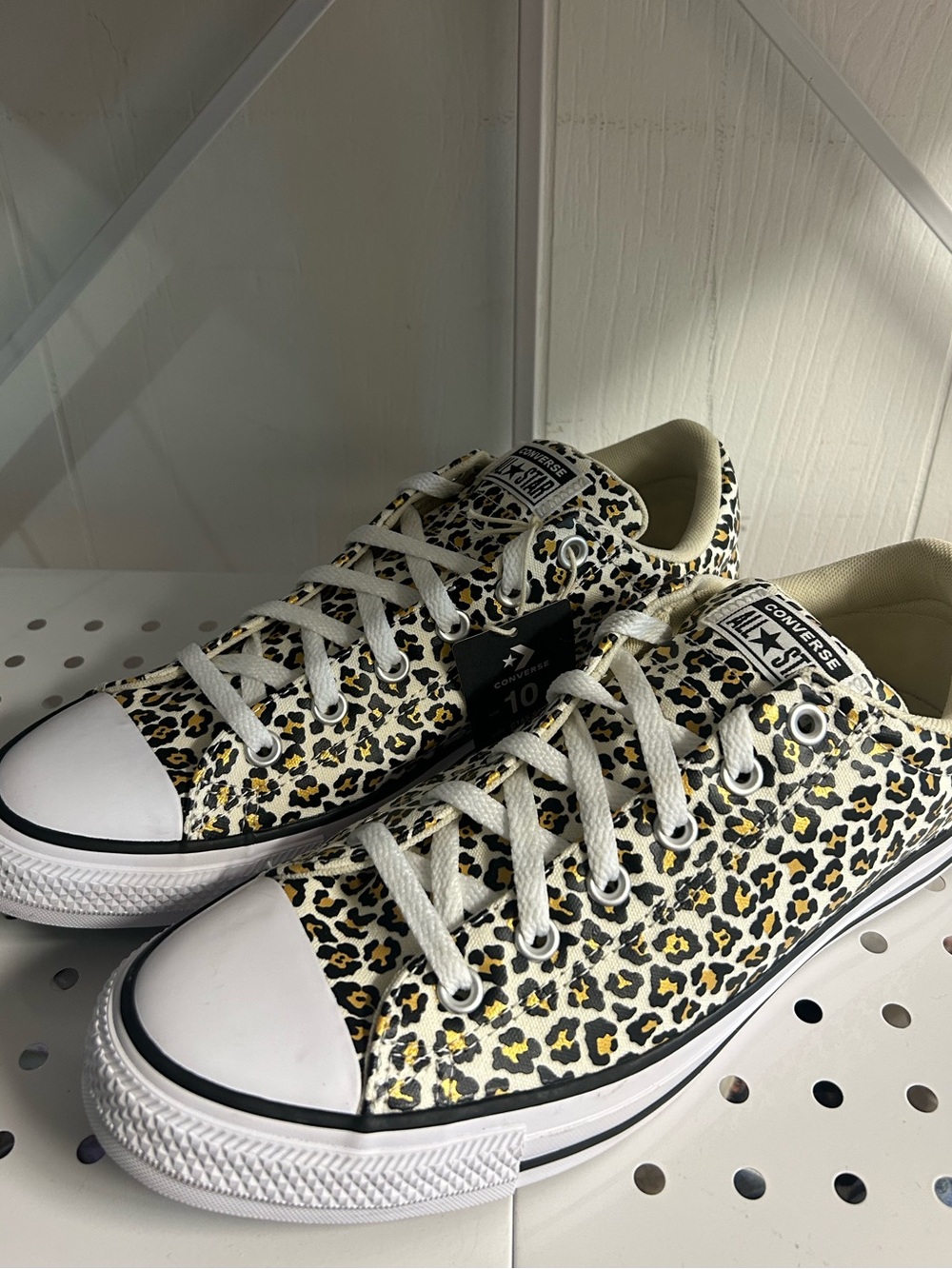 NWT Converse Low Top Leopard Print Sneakers